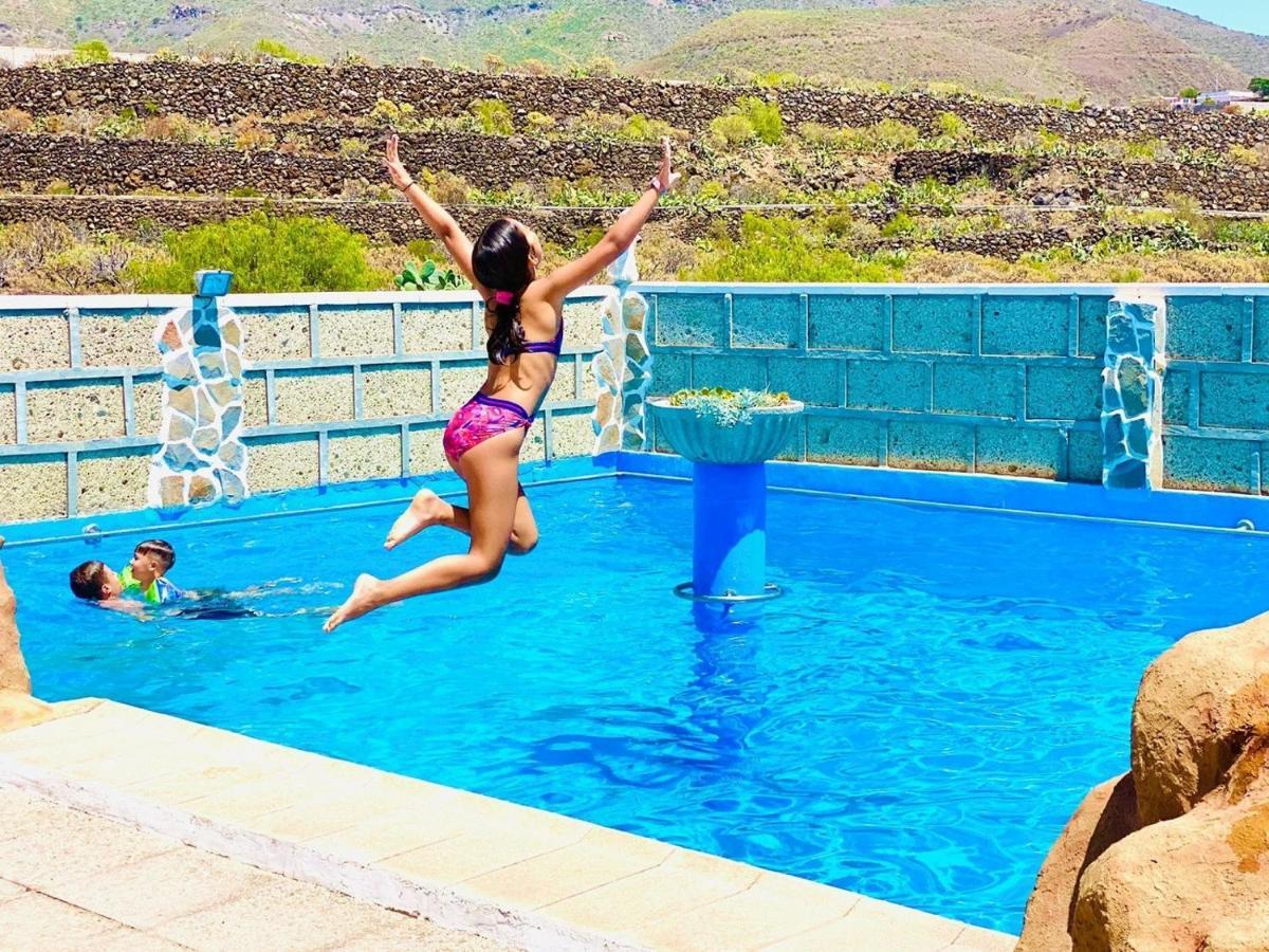Lykke Suite Spa Sauna Piscina Y Jardin Buzanada Exterior foto